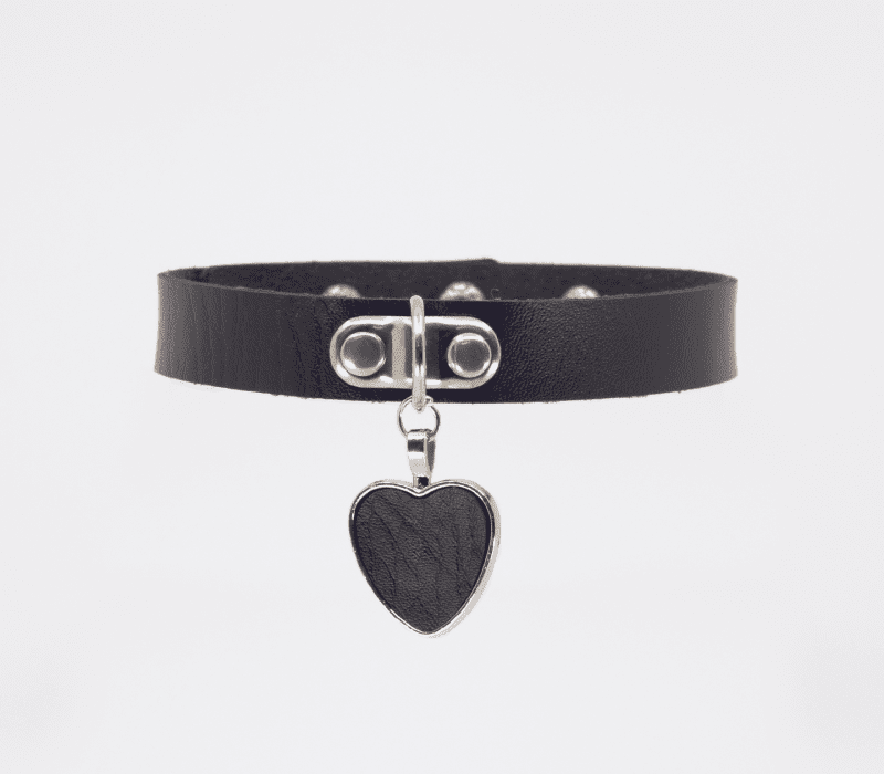 vegan collar with heart pendant passionfruit 1