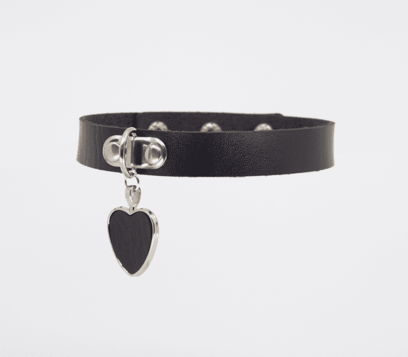 vegan collar with heart pendant passionfruit 3